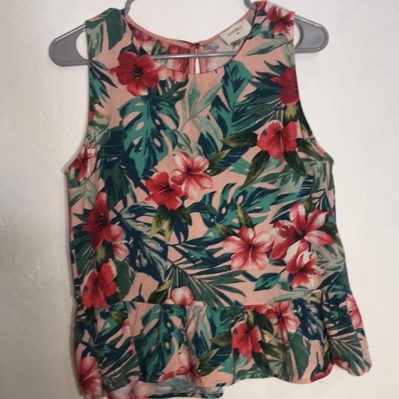 Everly - Picture 4 of 4